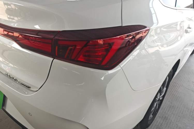Used CHANGAN Eado 2025 PLUS 1.4T Dual-Clutch High-Energy Version Right Rear Taillight