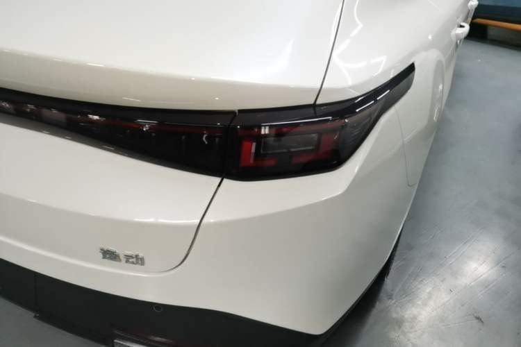 Used CHANGAN Eado 2025 Blue Whale 1.5T 500Bar Prestige Model Right Rear Taillight