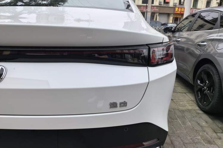 Used CHANGAN Eado 2025 Blue Whale 1.5T 500Bar Prestige Model Right Rear Taillight