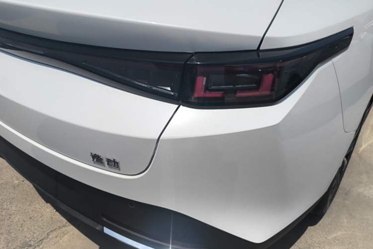 Used CHANGAN Eado 2025 Blue Whale 1.5T 500Bar Prestige Model Right Rear Taillight