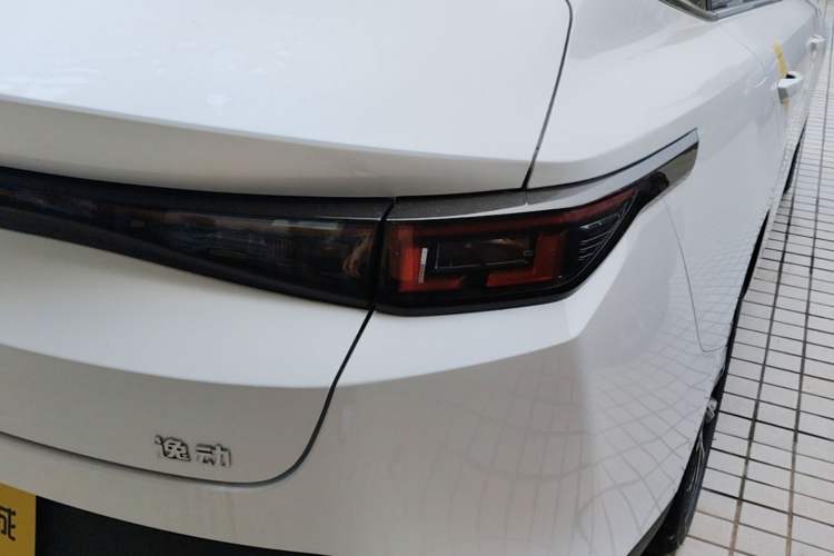 Used CHANGAN Eado 2025 Blue Whale 1.5T 500Bar Prestige Model Right Rear Taillight