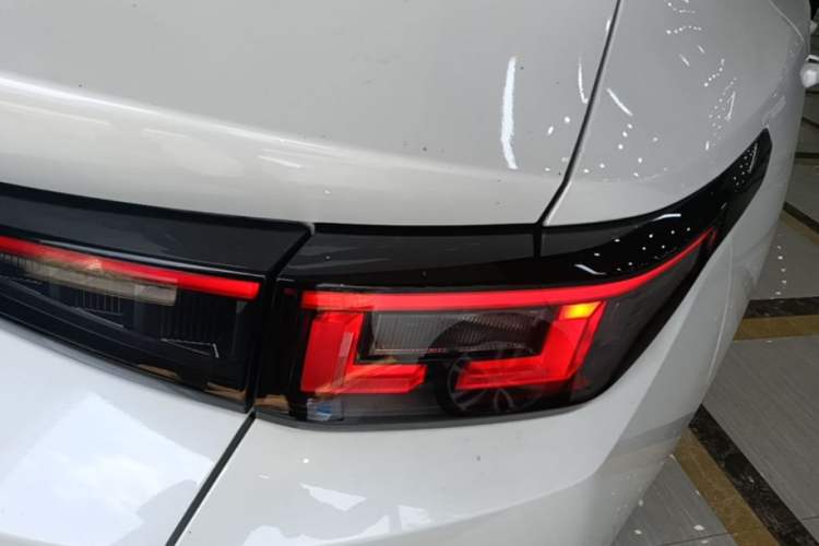 Used CHANGAN Eado 2025 Blue Whale 1.5T 500Bar Prestige Model Right Rear Taillight