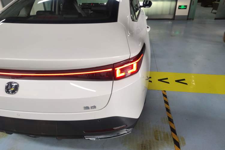 Used CHANGAN Eado 2025 Blue Whale 1.5T 500Bar Prestige Model Right Rear Taillight