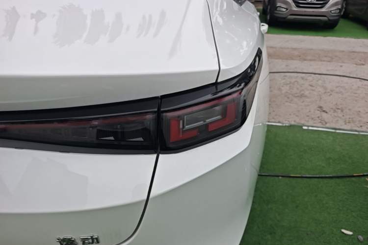 Used CHANGAN Eado 2025 Blue Whale 1.5T 500Bar Prestige Model Right Rear Taillight