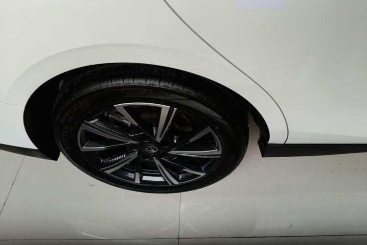 Used CHANGAN Eado 2025 Blue Whale 1.5T 500Bar Prestige Model Right Rear Wheel Hub