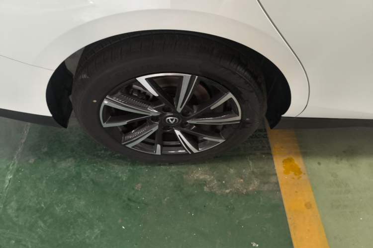Used CHANGAN Eado 2025 Blue Whale 1.5T 500Bar Prestige Model Right Rear Wheel Hub