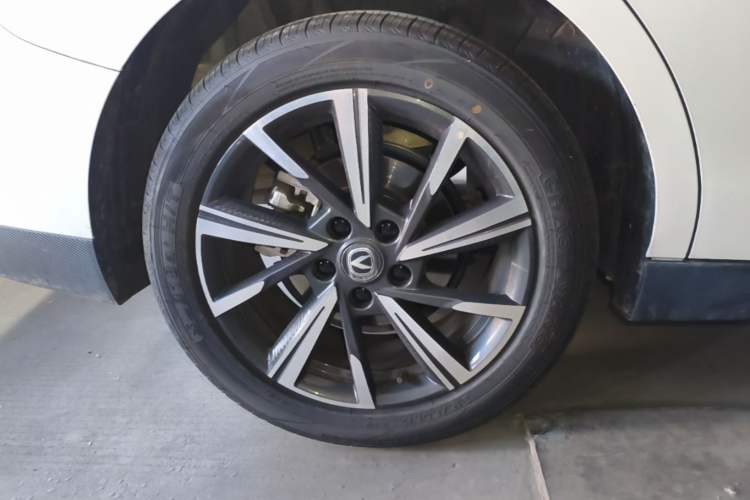 Used CHANGAN Eado 2025 Blue Whale 1.5T 500Bar Prestige Model Right Rear Wheel Hub