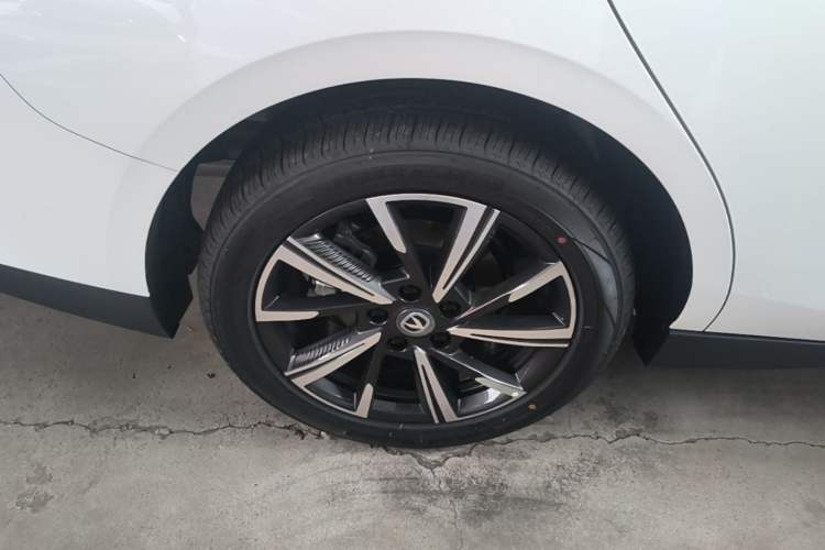 Used CHANGAN Eado 2025 Blue Whale 1.5T 500Bar Prestige Model Right Rear Wheel Hub