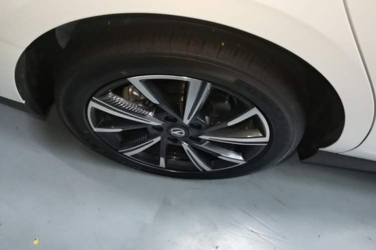 Used CHANGAN Eado 2025 Blue Whale 1.5T 500Bar Prestige Model Right Rear Wheel Hub