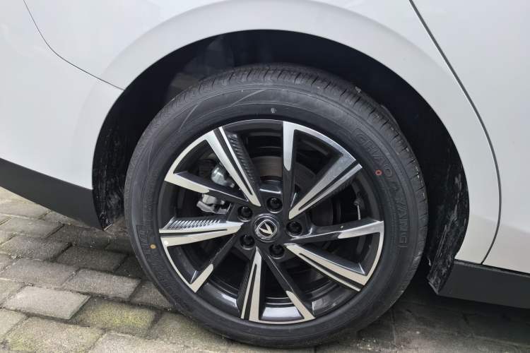 Used CHANGAN Eado 2025 Blue Whale 1.5T 500Bar Prestige Model Right Rear Wheel Hub