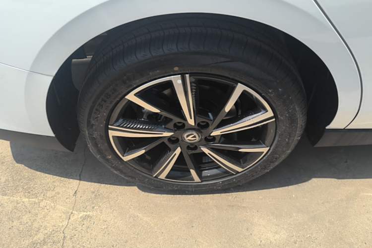 Used CHANGAN Eado 2025 Blue Whale 1.5T 500Bar Prestige Model Right Rear Wheel Hub