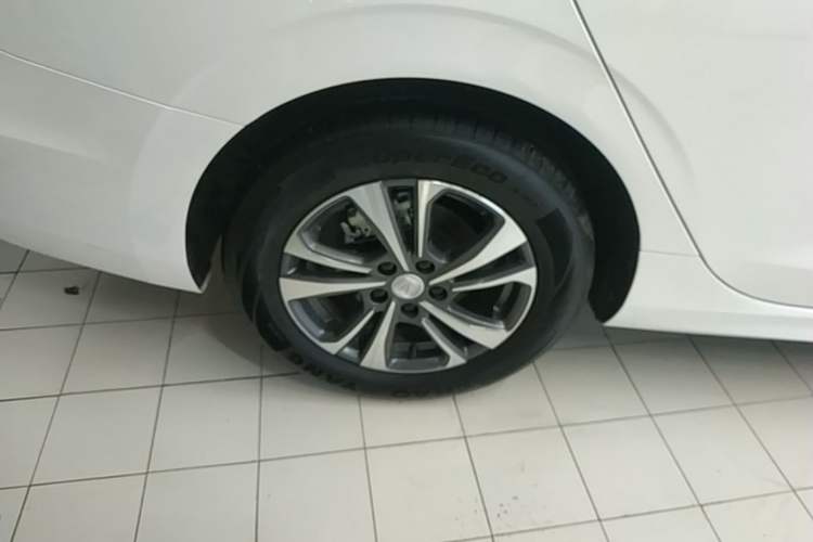 Used CHANGAN Eado 2025 PLUS 1.4T Dual-Clutch High-Energy Version Right Rear Wheel Hub
