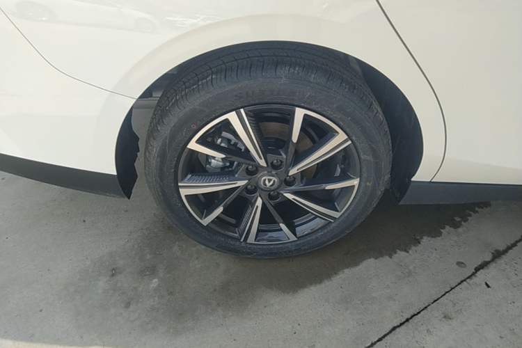 Used CHANGAN Eado 2025 Blue Whale 1.5T 500Bar Prestige Model Right Rear Wheel Hub