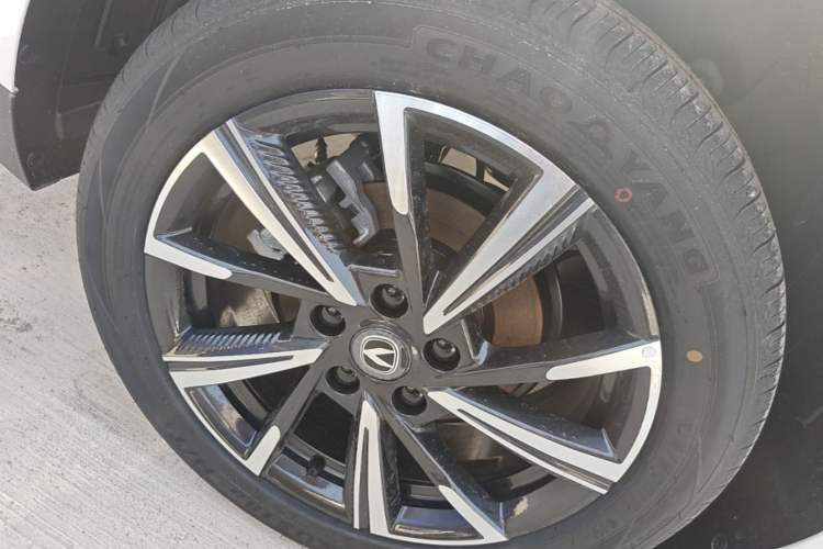 Used CHANGAN Eado 2025 Blue Whale 1.5T 500Bar Prestige Model Right Rear Wheel Hub
