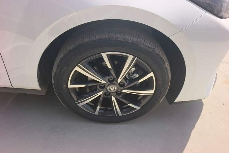 Used CHANGAN Eado 2025 Blue Whale 1.5T 500Bar Prestige Model Right Rear Wheel Hub