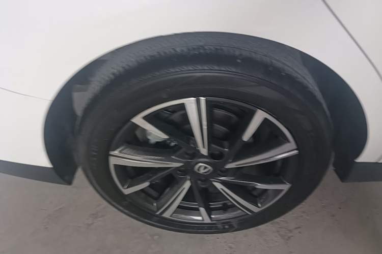 Used CHANGAN Eado 2025 Blue Whale 1.5T 500Bar Prestige Model Right Rear Wheel Hub