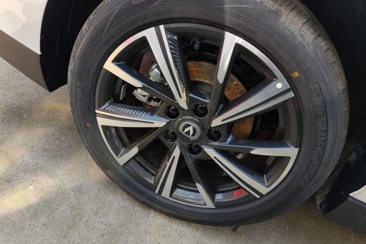 Used CHANGAN Eado 2025 Blue Whale 1.5T 500Bar Prestige Model Right Rear Wheel Hub