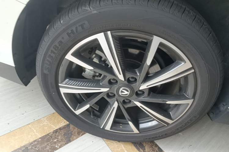 Used CHANGAN Eado 2025 Blue Whale 1.5T 500Bar Prestige Model Right Rear Wheel Hub