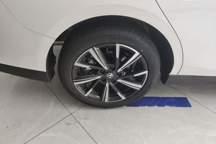 Used CHANGAN Eado 2025 Blue Whale 1.5T 500Bar Prestige Model Right Rear Wheel Hub