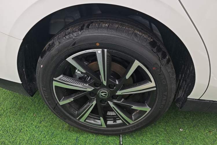 Used CHANGAN Eado 2025 Blue Whale 1.5T 500Bar Prestige Model Right Rear Wheel Hub