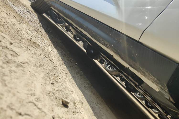Used CHANGAN Eado 2025 Blue Whale 1.5T 500Bar Prestige Model Right Side Sill