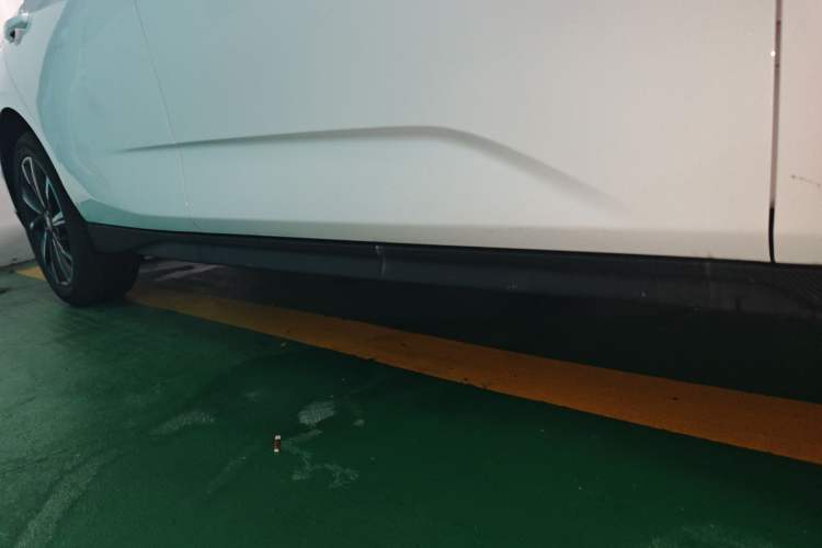 Used CHANGAN Eado 2025 Blue Whale 1.5T 500Bar Prestige Model Right Side Sill
