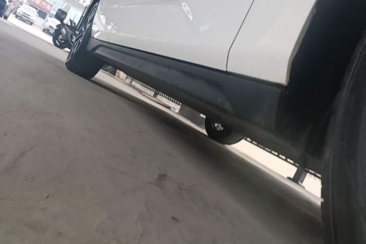 Used CHANGAN Eado 2025 Blue Whale 1.5T 500Bar Prestige Model Right Side Sill