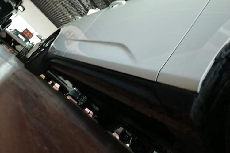 Used CHANGAN Eado 2025 Blue Whale 1.5T 500Bar Prestige Model Right Side Sill