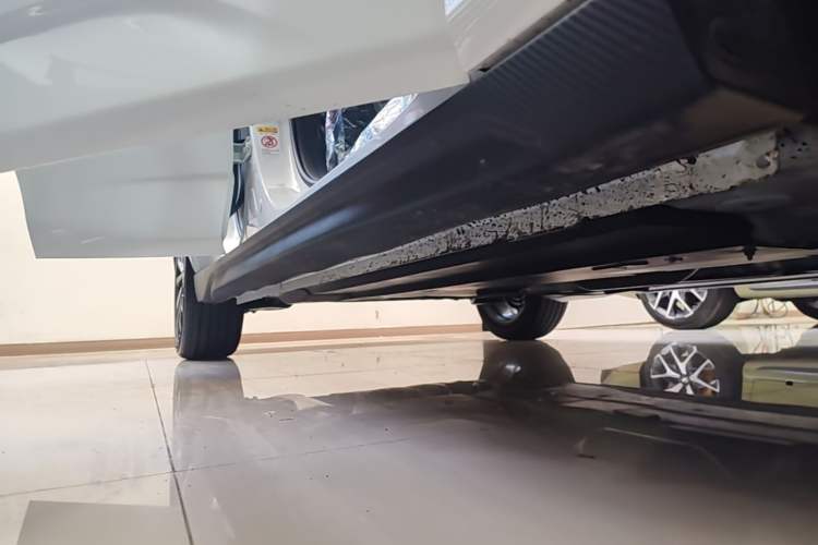 Used CHANGAN Eado 2025 Blue Whale 1.5T 500Bar Prestige Model Right Side Sill