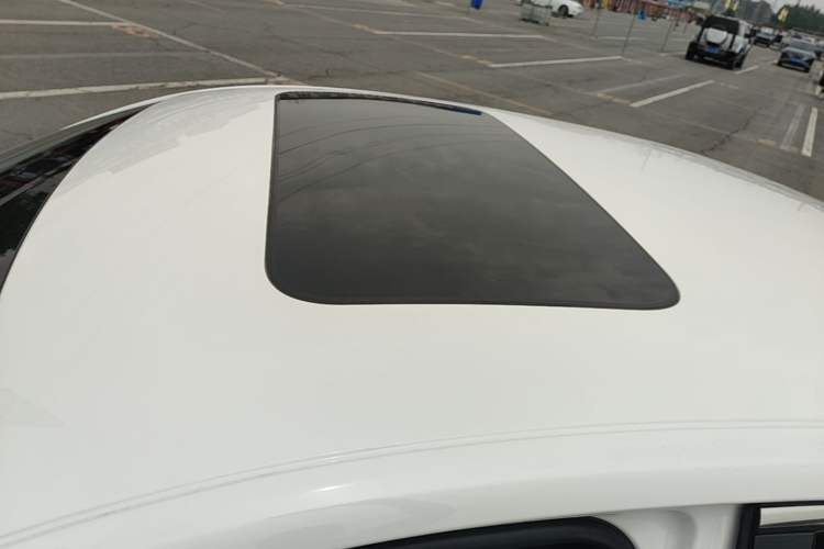 Used CHANGAN Eado 2025 Blue Whale 1.5T 500Bar Prestige Model Roof