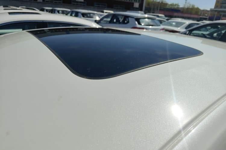 Used CHANGAN Eado 2025 Blue Whale 1.5T 500Bar Prestige Model Roof