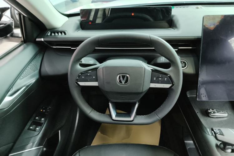 Used CHANGAN Eado 2025 Blue Whale 1.5T 500Bar Prestige Model Steering Wheel