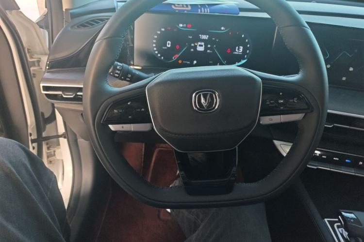 Used CHANGAN Eado 2025 PLUS 1.4T Dual-Clutch High-Energy Version Steering Wheel