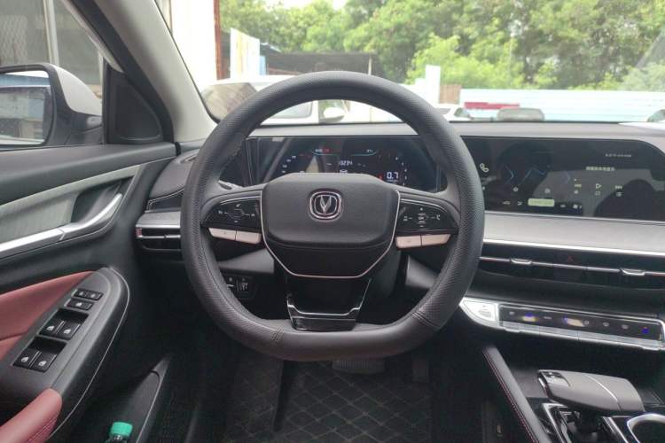 Used CHANGAN Eado 2025 PLUS 1.4T Dual-Clutch High-Energy Version Steering Wheel