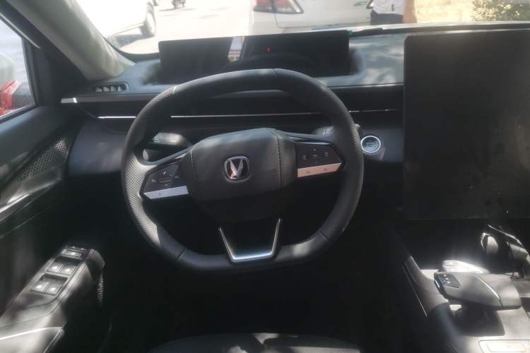 Used CHANGAN Eado 2025 Blue Whale 1.5T 500Bar Prestige Model Steering Wheel