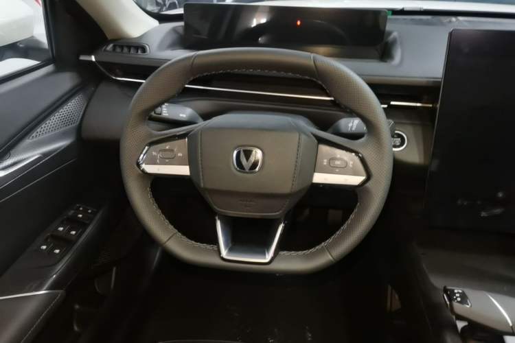 Used CHANGAN Eado 2025 Blue Whale 1.5T 500Bar Prestige Model Steering Wheel