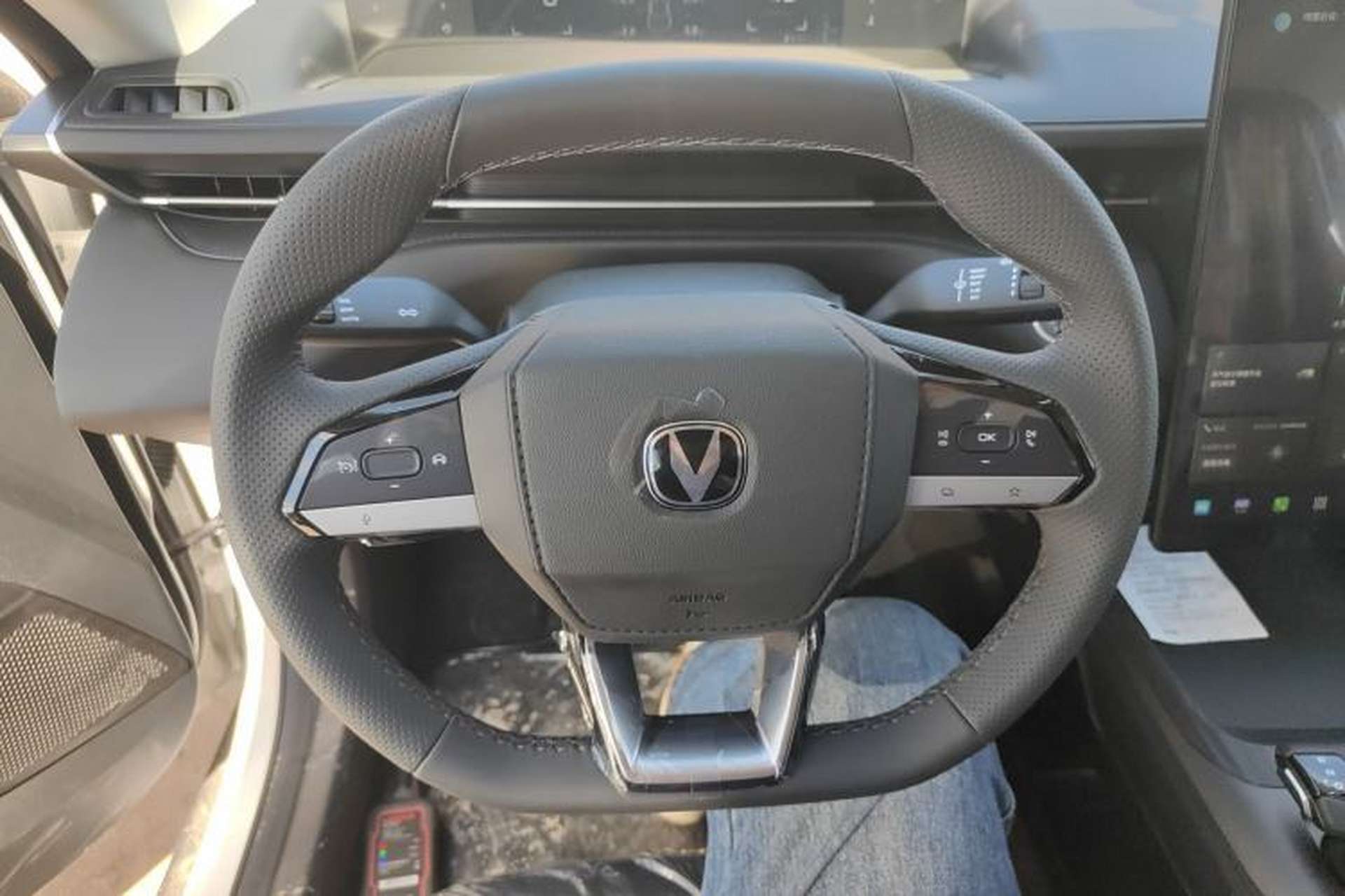 Used CHANGAN Eado 2025 Blue Whale 1.5T 500Bar Prestige Model Steering Wheel