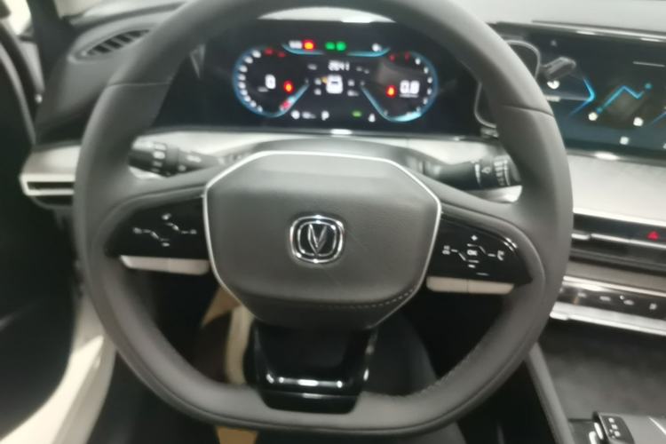 Used CHANGAN Eado 2025 PLUS 1.4T Dual-Clutch High-Energy Version Steering Wheel