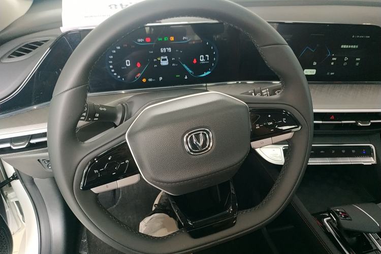 Used CHANGAN Eado 2025 PLUS 1.4T Dual-Clutch High-Energy Version Steering Wheel