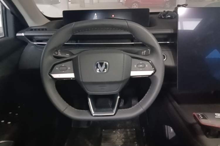 Used CHANGAN Eado 2025 Blue Whale 1.5T 500Bar Prestige Model Steering Wheel