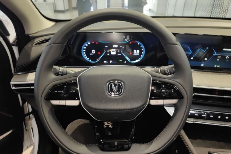 Used CHANGAN Eado 2025 PLUS 1.4T Dual-Clutch High-Energy Version Steering Wheel
