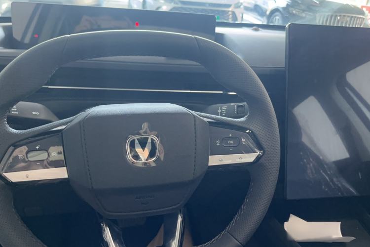 Used CHANGAN Eado 2025 Blue Whale 1.5T 500Bar Prestige Model Steering Wheel