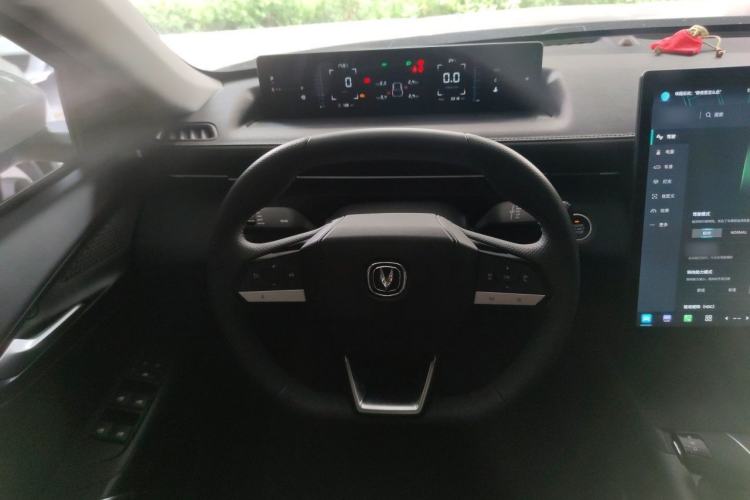 Used CHANGAN Eado 2025 Blue Whale 1.5T 500Bar Prestige Model Steering Wheel