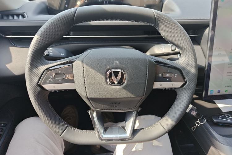 Used CHANGAN Eado 2025 Blue Whale 1.5T 500Bar Prestige Model Steering Wheel