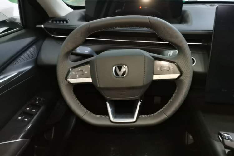 Used CHANGAN Eado 2025 Blue Whale 1.5T 500Bar Prestige Model Steering Wheel