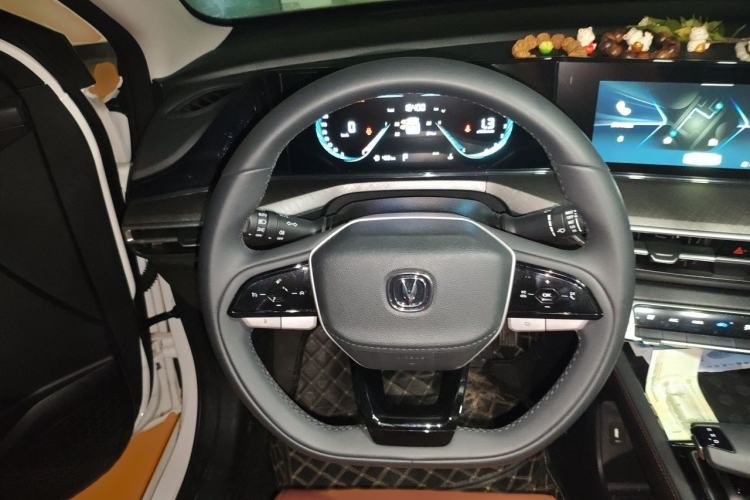 Used CHANGAN Eado 2025 PLUS 1.4T Dual-Clutch High-Energy Version Steering Wheel