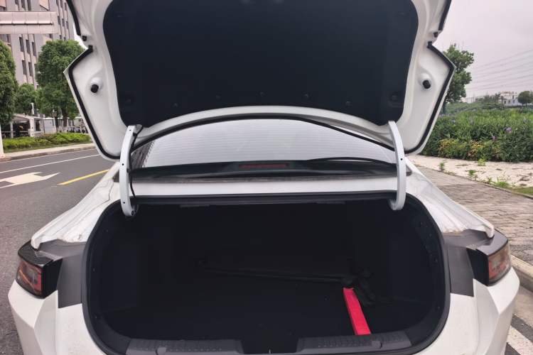 Used CHANGAN Eado 2025 Blue Whale 1.5T 500Bar Prestige Model Trunk