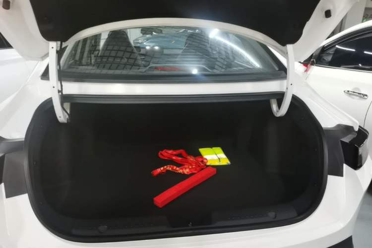 Used CHANGAN Eado 2025 Blue Whale 1.5T 500Bar Prestige Model Trunk
