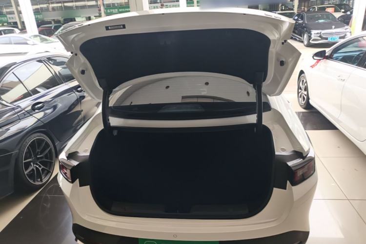 Used CHANGAN Eado 2025 Blue Whale 1.5T 500Bar Flagship Model Trunk