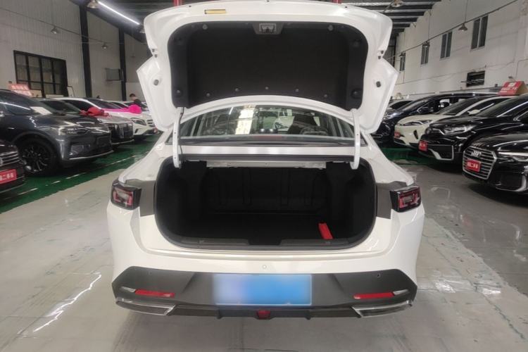 Used CHANGAN Eado 2025 Blue Whale 1.5T 500Bar Prestige Model Trunk